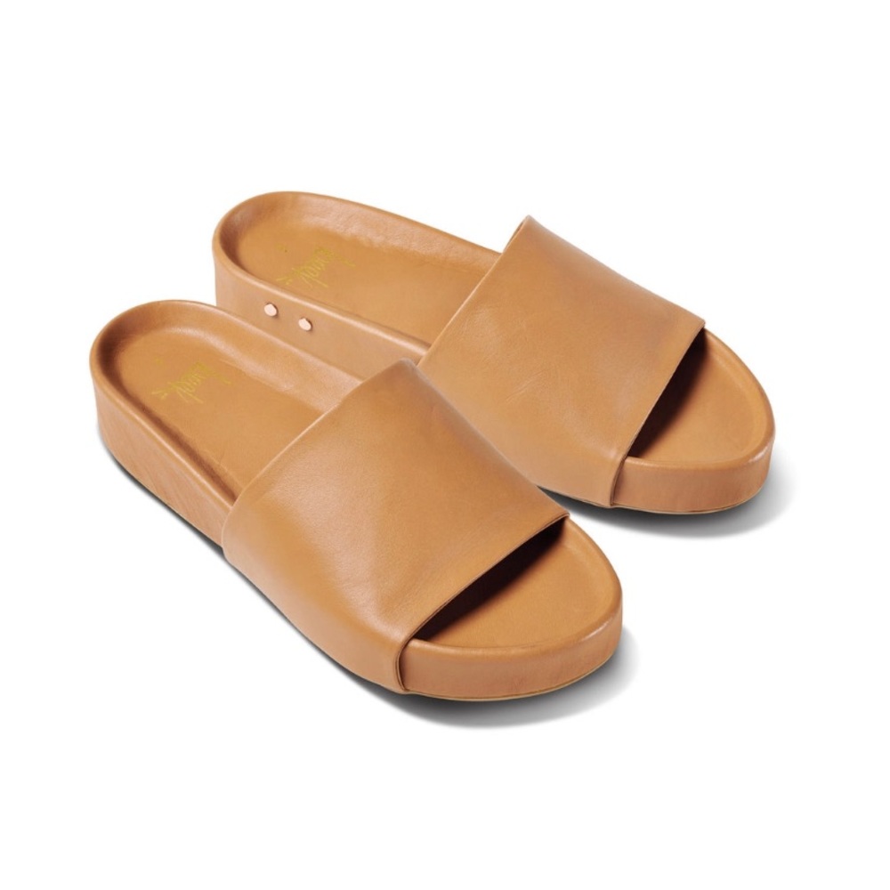 BEEK Pelican Leather Slides